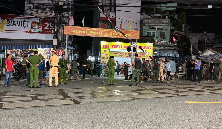 T&igrave;nh huống ph&aacute;p l&yacute; vụ &ocirc; t&ocirc; lao v&agrave;o đường ngang khi t&agrave;u đến, 2 người chết- Ảnh 2.