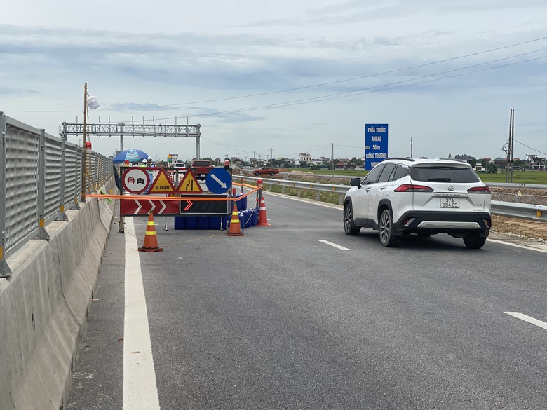 V&igrave; sao vừa khai th&aacute;c cao tốc Diễn Ch&acirc;u - B&atilde;i Vọt đ&atilde; lại chăng d&acirc;y sửa đường?- Ảnh 1.