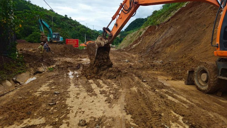 Thông xe tạm thời tuyến tránh quốc lộ 6, thành phố Sơn La- Ảnh 1. Thông xe tạm thời tuyến tránh quốc lộ 6, thành phố Sơn La- Ảnh 1.