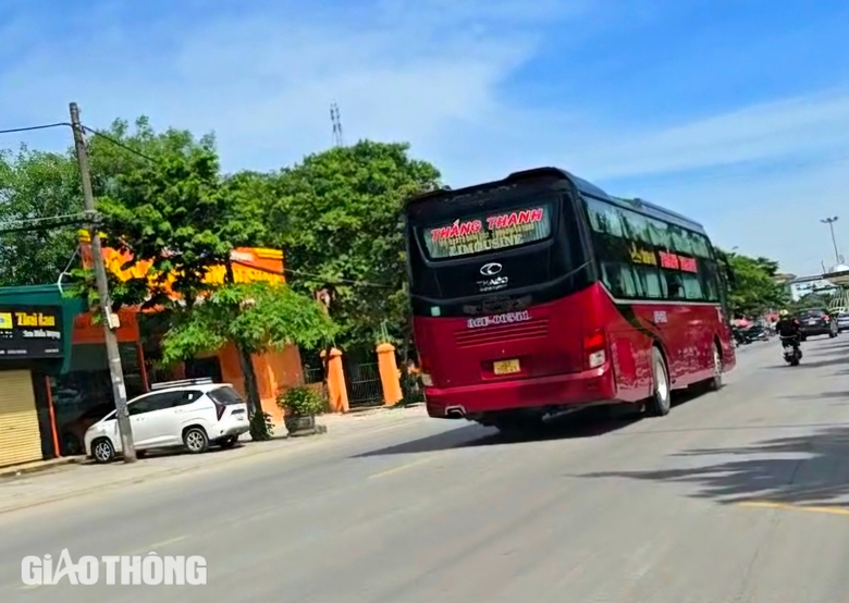 B&aacute;t nh&aacute;o vận tải kh&aacute;ch Thanh H&oacute;a - H&agrave; Nội: Lập bến c&oacute;c, d&ugrave;ng xe hết ni&ecirc;n hạn chở kh&aacute;ch- Ảnh 3.