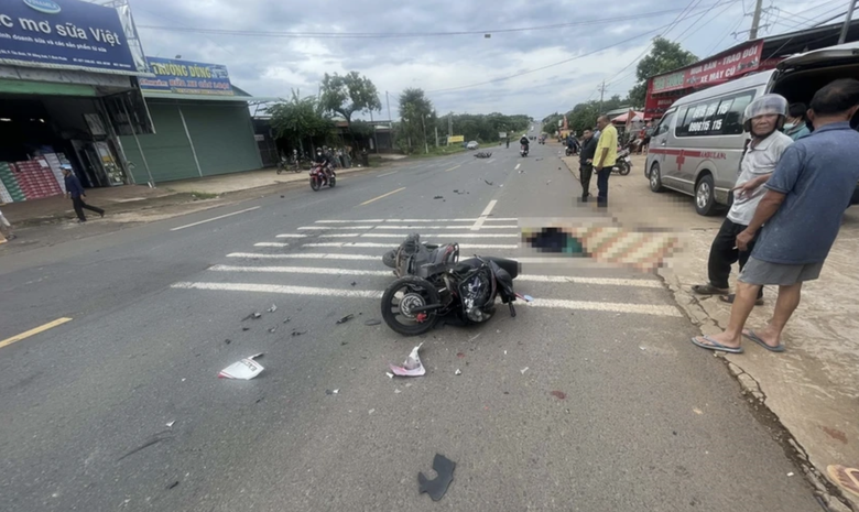 Hiện trường vụ tai nạn - Ảnh: TTXVN. Hiện trường vụ tai nạn - Ảnh: TTXVN.