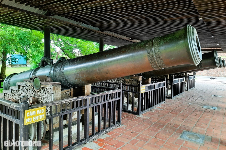 Kh&aacute;m ph&aacute; những bảo vật quốc gia bằng đồng, bia đ&aacute; tại Cố đ&ocirc; Huế- Ảnh 10.