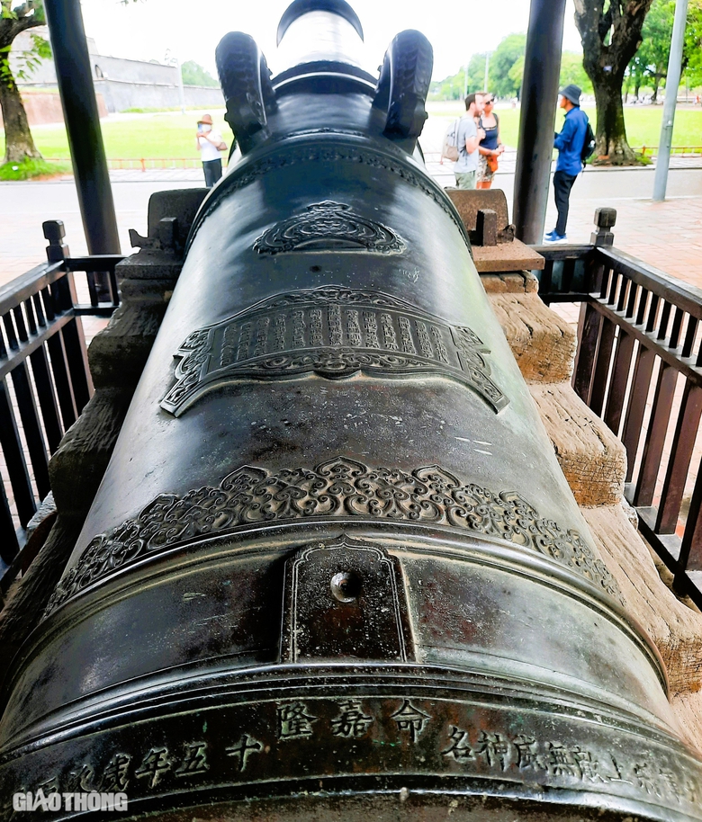 Kh&aacute;m ph&aacute; những bảo vật quốc gia bằng đồng, bia đ&aacute; tại Cố đ&ocirc; Huế- Ảnh 11.