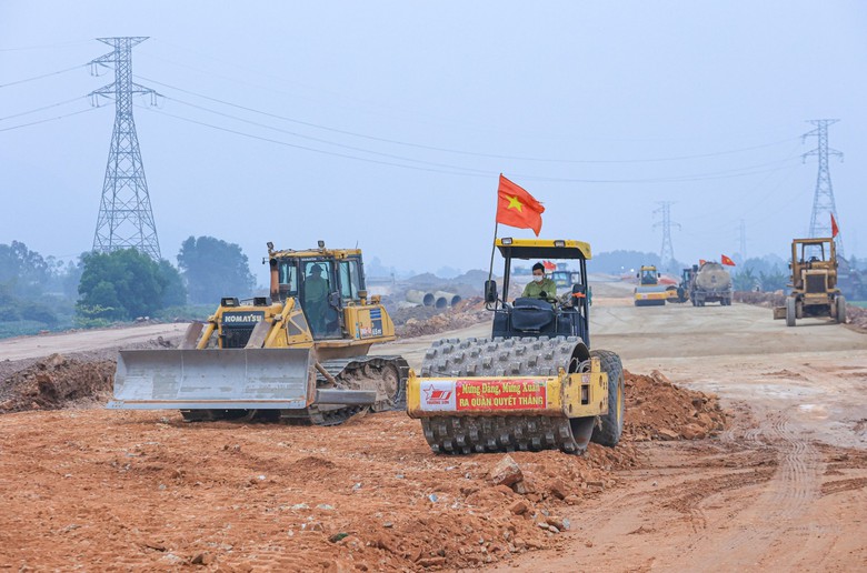 Bộ trưởng GTVT: Vốn kh&ocirc;ng thiếu, dự &aacute;n giao th&ocirc;ng phải tăng tốc giải ng&acirc;n- Ảnh 4.