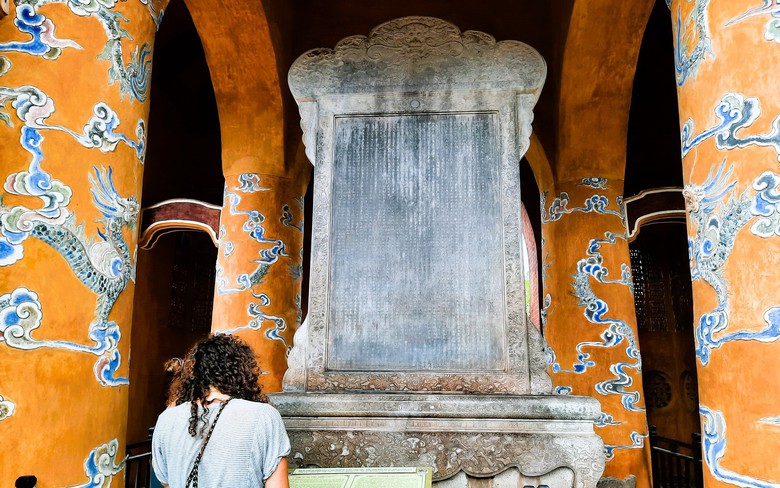 Kh&aacute;m ph&aacute; những bảo vật quốc gia bằng đồng, bia đ&aacute; tại Cố đ&ocirc; Huế