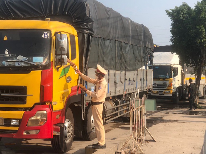 Trong 2 th&aacute;ng cao điểm, CSGT B&igrave;nh Định tập trung xử l&yacute; những lỗi vi phạm g&igrave;?- Ảnh 1.