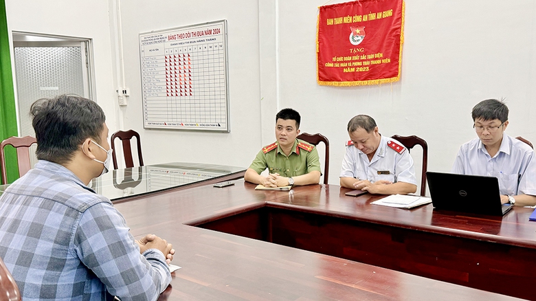 Phạt 2 người đàn ông ở An Giang đăng video sai sự thật liên quan ông Thích Minh Tuệ- Ảnh 1. Phạt 2 người đàn ông ở An Giang đăng video sai sự thật liên quan ông Thích Minh Tuệ- Ảnh 1.