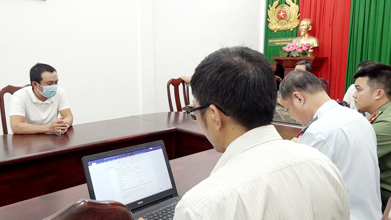 Phạt 2 người đàn ông ở An Giang đăng video sai sự thật liên quan ông Thích Minh Tuệ- Ảnh 2. Phạt 2 người đàn ông ở An Giang đăng video sai sự thật liên quan ông Thích Minh Tuệ- Ảnh 2.