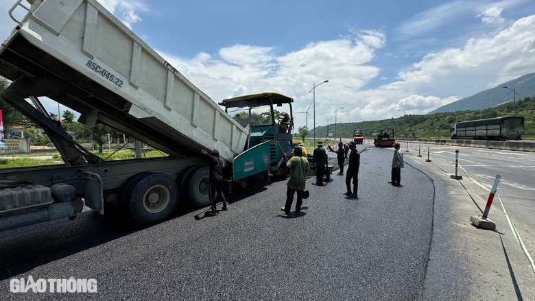 Mở rộng v&ograve;ng xoay cửa ng&otilde; Ninh Thuận, tăng năng lực xe lưu th&ocirc;ng- Ảnh 3.