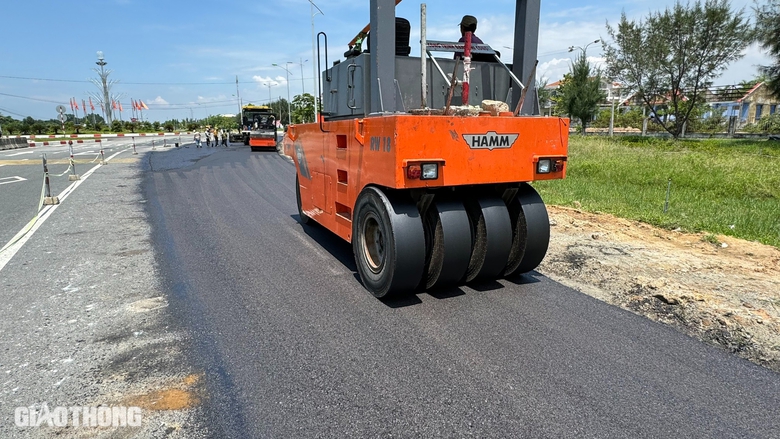 Mở rộng v&ograve;ng xoay cửa ng&otilde; Ninh Thuận, tăng năng lực xe lưu th&ocirc;ng- Ảnh 2.