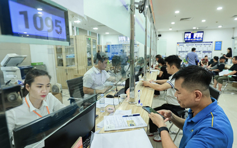 Chưa nộp phạt nguội, t&agrave;i xế chưa được cấp đổi giấy ph&eacute;p l&aacute;i xe