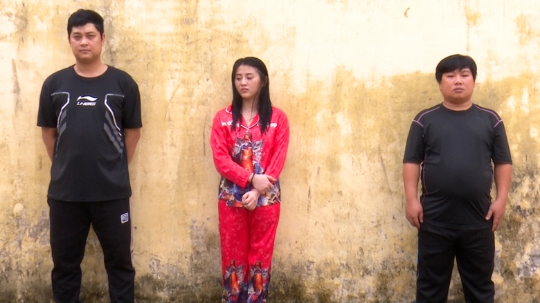 Truy tố nh&oacute;m người ở An Giang thua bạc giữ người, cướp tiền - Ảnh 1.