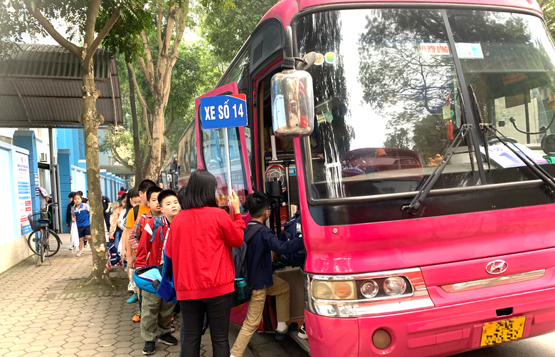 &Ocirc; t&ocirc; chở học sinh kh&ocirc;ng c&oacute; thiết bị chống bỏ qu&ecirc;n trẻ sẽ bị phạt thế n&agrave;o?- Ảnh 1.