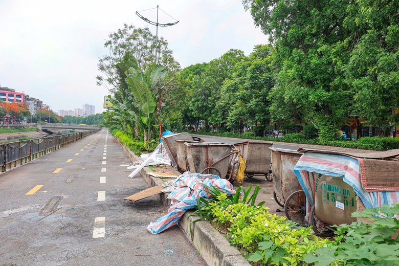 H&agrave; Nội xử nghi&ecirc;m h&agrave;nh vi chiếm dụng đường d&agrave;nh ri&ecirc;ng cho xe đạp, người đi bộ- Ảnh 2.