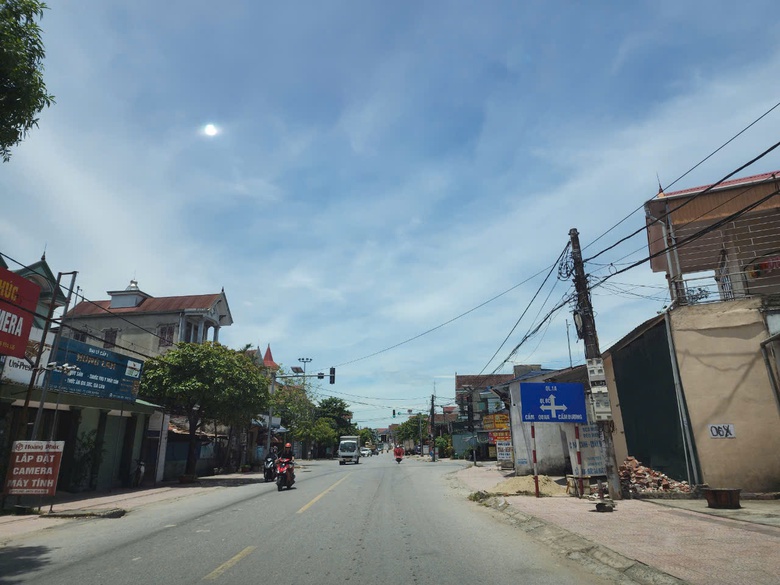 Dự &aacute;n n&acirc;ng cấp, mở rộng QL8C qua H&agrave; Tĩnh sau 1 năm vẫn vướng mặt bằng- Ảnh 2.