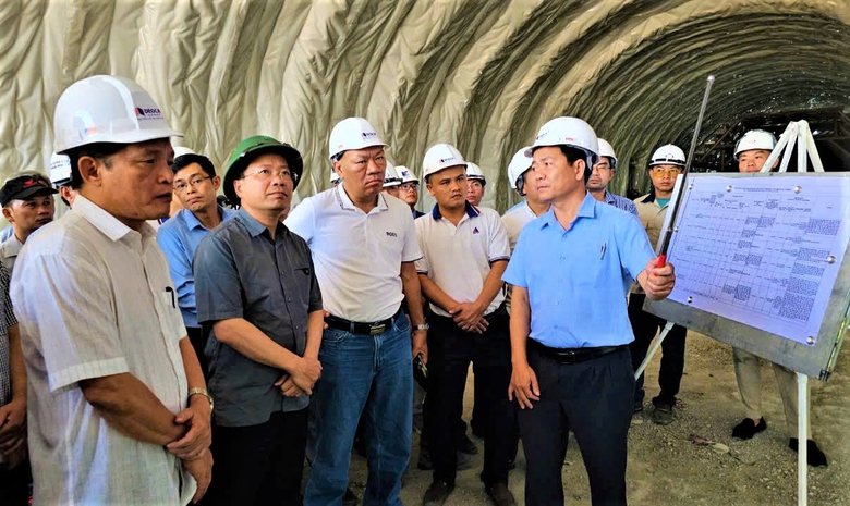 Khắc phục sụt trượt, vượt kh&oacute; khăn đảm bảo tiến độ cao tốc qua Ph&uacute; Y&ecirc;n- Ảnh 1.