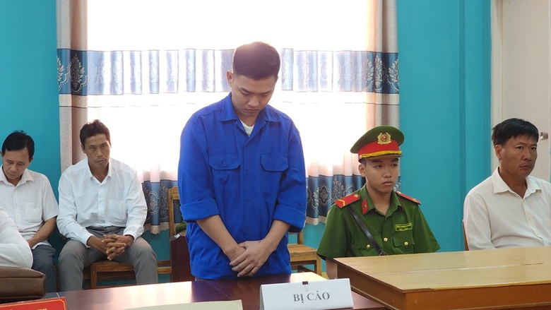 Kẻ đâm bạn nhậu tử vong lĩnh 18 năm tù, bồi thường 300 triệu- Ảnh 1. Kẻ đâm bạn nhậu tử vong lĩnh 18 năm tù, bồi thường 300 triệu- Ảnh 1.