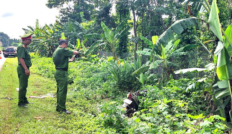 Khởi tố, bắt giam tài xế xe bán tải tông 3 người tử vong- Ảnh 1. Khởi tố, bắt giam tài xế xe bán tải tông 3 người tử vong- Ảnh 1.