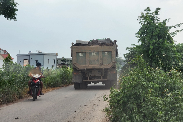 Nam Định: Nghi vấn nhà thầu mua đất thải công trình thi công hạ tầng khu du lịch- Ảnh 2. Nam Định: Nghi vấn nhà thầu mua đất thải công trình thi công hạ tầng khu du lịch- Ảnh 2.