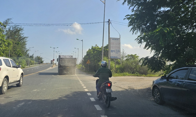 Hải Ph&ograve;ng: Tai nạn r&igrave;nh rập từ trạm trộn b&ecirc; t&ocirc;ng hết ph&eacute;p- Ảnh 2.