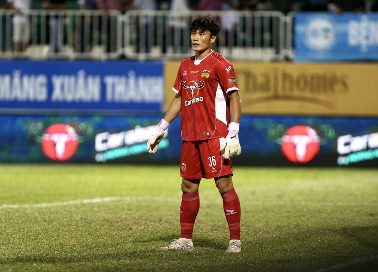 Người h&ugrave;ng Thường Ch&acirc;u "chạy trốn" đội b&oacute;ng mới để tự cứu m&igrave;nh?- Ảnh 1.