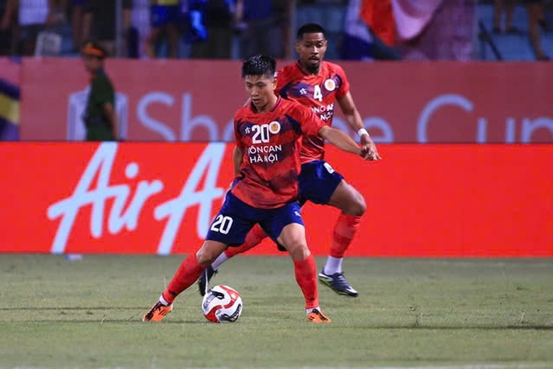 "Mũi t&ecirc;n" của thầy Park bắn t&iacute;n hiệu tới HLV Kim Sang-sik- Ảnh 1.