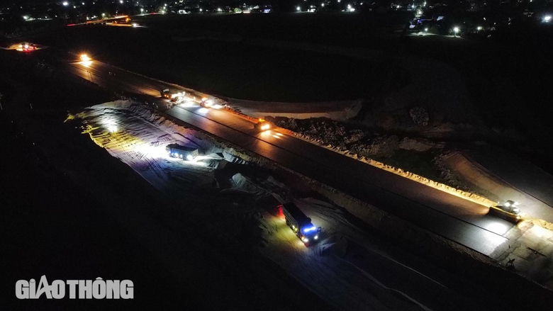 Dự án cao tốc qua Hà Tĩnh dự kiến thông xe kỹ thuật tuyến chính cuối năm 2024- Ảnh 5. Dự án cao tốc qua Hà Tĩnh dự kiến thông xe kỹ thuật tuyến chính cuối năm 2024- Ảnh 5.