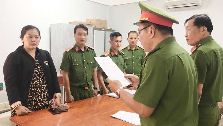 Cà Mau: Bắt nữ chủ hụi lừa đảo chiếm đoạt hơn 2 tỷ đồng- Ảnh 1. Cà Mau: Bắt nữ chủ hụi lừa đảo chiếm đoạt hơn 2 tỷ đồng- Ảnh 1.