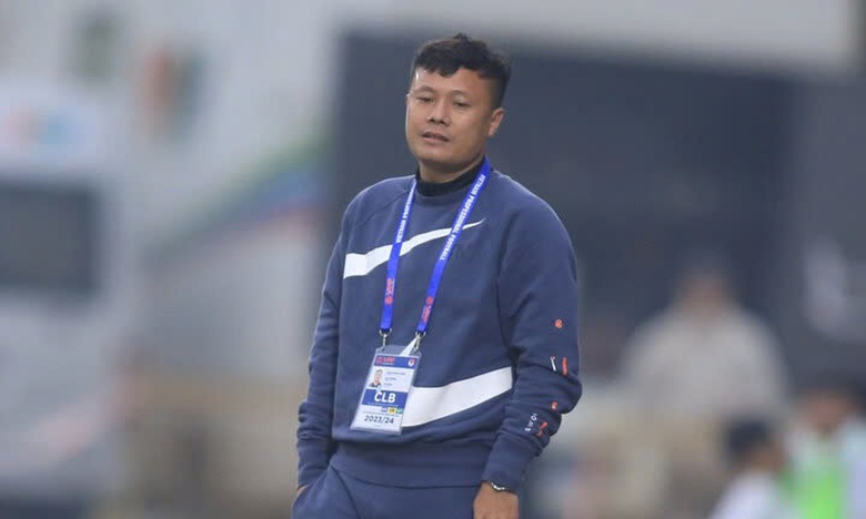 Cầu thủ c&oacute; c&aacute;i ch&acirc;n tr&aacute;i dị nhất Việt Nam trở th&agrave;nh &ldquo;ph&oacute; tướng&rdquo; của HLV Kim Sang-sik- Ảnh 1.