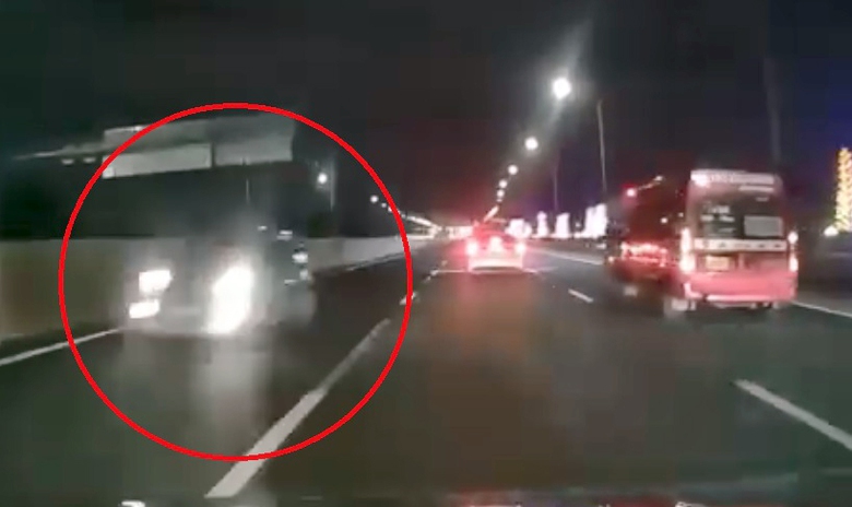 Xử phạt tài xế ô tô đi ngược chiều trong đêm trên cao tốc Hà Nội - Hải Phòng- Ảnh 2. Xử phạt tài xế ô tô đi ngược chiều trong đêm trên cao tốc Hà Nội - Hải Phòng- Ảnh 2.