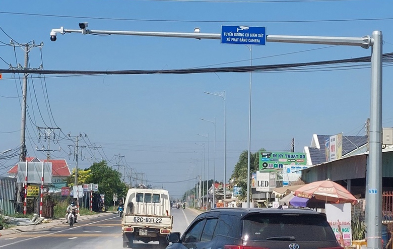 Có camera phạt nguội, người dân Long An ý thức hơn khi tham gia giao thông- Ảnh 2. Có camera phạt nguội, người dân Long An ý thức hơn khi tham gia giao thông- Ảnh 2.