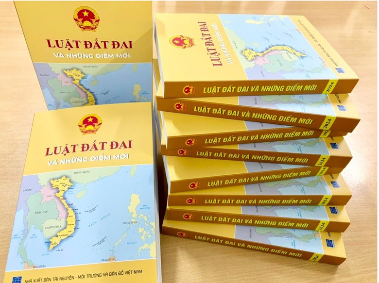 Phát triển đội ngũ 300 công chức nòng cốt tham mưu xây dựng pháp luật- Ảnh 1. Phát triển đội ngũ 300 công chức nòng cốt tham mưu xây dựng pháp luật- Ảnh 1.