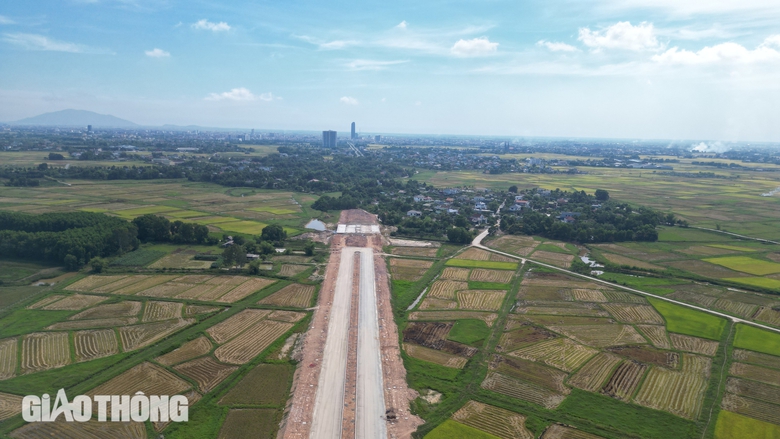 Đường hơn 570 tỷ ở Hà Tĩnh khó về đích đúng hẹn vì chậm tái định cư- Ảnh 5. Đường hơn 570 tỷ ở Hà Tĩnh khó về đích đúng hẹn vì chậm tái định cư- Ảnh 5.