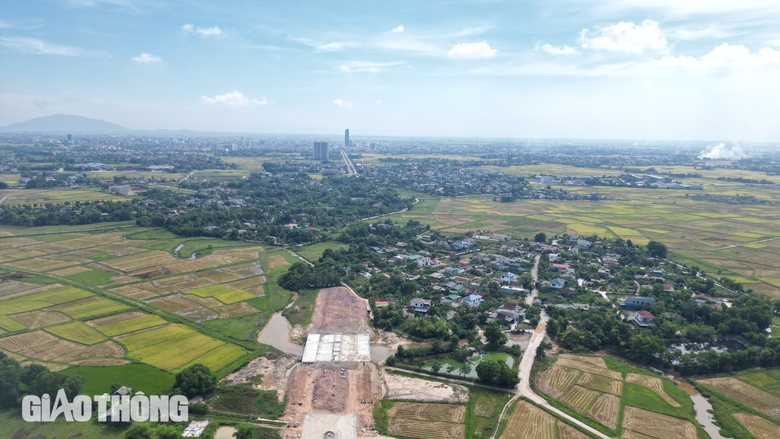 Đường hơn 570 tỷ ở Hà Tĩnh khó về đích đúng hẹn vì chậm tái định cư- Ảnh 6. Đường hơn 570 tỷ ở Hà Tĩnh khó về đích đúng hẹn vì chậm tái định cư- Ảnh 6.