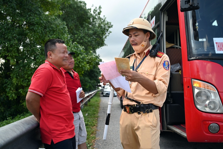 Cục CSGT sử dụng m&ocirc; t&ocirc; chuy&ecirc;n dụng tuần tra xử phạt vi phạm tr&ecirc;n cao tốc dịp 2/9- Ảnh 1.