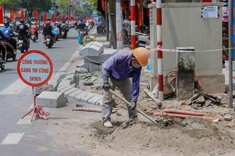 Hà Nội: Tạm dừng thi công, đào đường dịp nghỉ lễ Quốc khánh 2/9- Ảnh 1. Hà Nội: Tạm dừng thi công, đào đường dịp nghỉ lễ Quốc khánh 2/9- Ảnh 1.