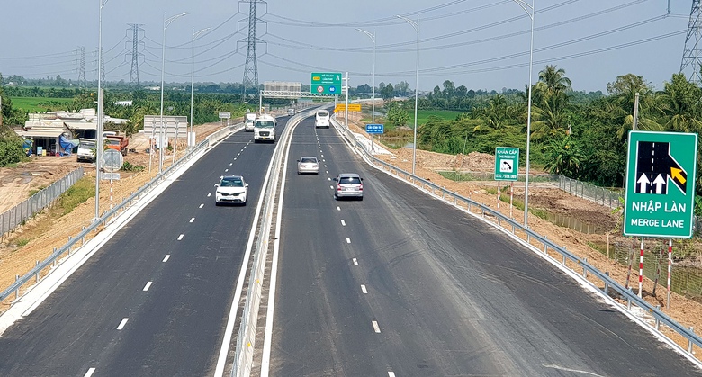 T&agrave;i xế miền T&acirc;y review cao tốc mới- Ảnh 2.