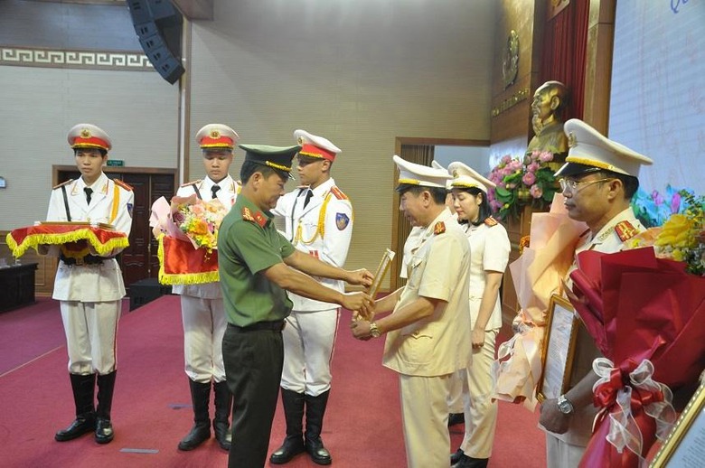 C&ocirc;ng an tỉnh Hải Dương điều động, lu&acirc;n chuyển trưởng ph&ograve;ng CSGT v&agrave; 6 c&aacute;n bộ- Ảnh 1.