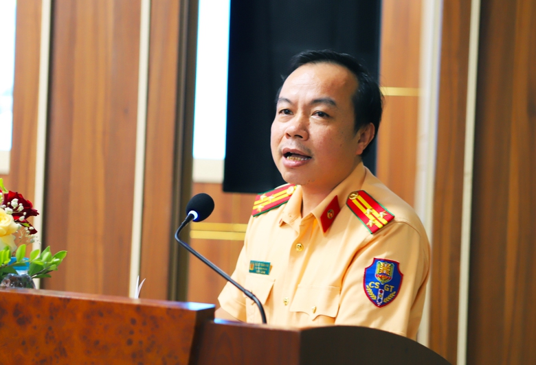 Lái xe, doanh nghiệp cùng tham gia đảm bảo ATGT trên cao tốc mới- Ảnh 2. Lái xe, doanh nghiệp cùng tham gia đảm bảo ATGT trên cao tốc mới- Ảnh 2.