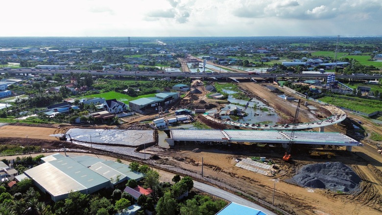 Cuối th&aacute;ng 10 th&ocirc;ng xe kỹ thuật một nh&aacute;nh n&uacute;t giao V&agrave;nh đai 3 qua Long An- Ảnh 1.