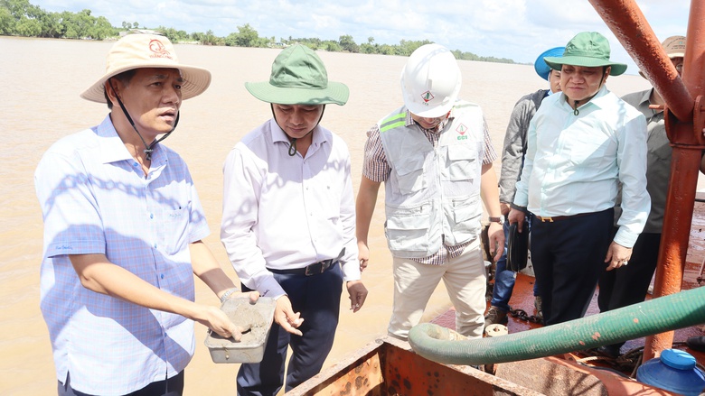 T&iacute;n hiệu t&iacute;ch cực về lượng c&aacute;t s&ocirc;ng thi c&ocirc;ng cao tốc Ch&acirc;u Đốc - Cần Thơ - S&oacute;c Trăng- Ảnh 1.