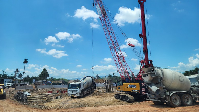 Đắp xong nền đường cao tốc Quảng Ngãi - Hoài Nhơn trong năm 2024- Ảnh 4. Đắp xong nền đường cao tốc Quảng Ngãi - Hoài Nhơn trong năm 2024- Ảnh 4.