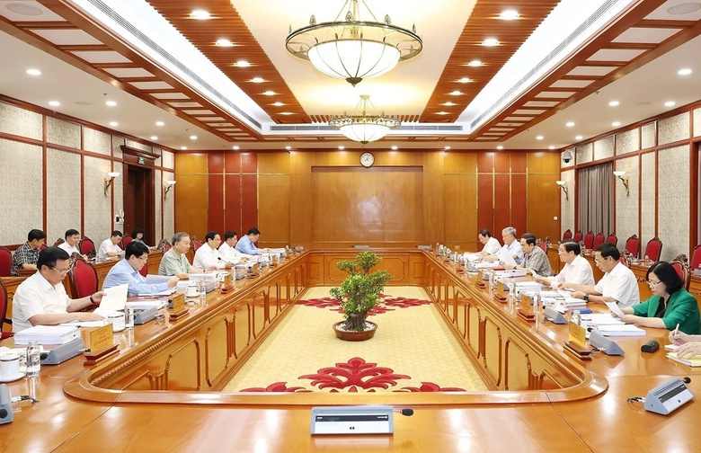 Bộ Chính trị kỷ luật Ban Thường vụ Tỉnh ủy An Giang 2 nhiệm kỳ- Ảnh 1. Bộ Chính trị kỷ luật Ban Thường vụ Tỉnh ủy An Giang 2 nhiệm kỳ- Ảnh 1.