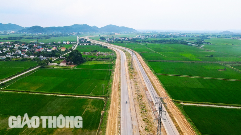 Dự án đường hành lang gần 3.600 tỷ ở Hà Nam chạy đua về đích- Ảnh 3. Dự án đường hành lang gần 3.600 tỷ ở Hà Nam chạy đua về đích- Ảnh 3.