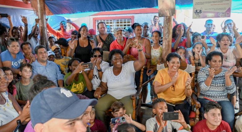 Cậu b&eacute; n&ocirc;ng d&acirc;n đi v&agrave;o lịch sử Olympic- Ảnh 2.