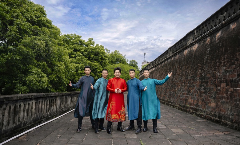 Ca sĩ T&ugrave;ng Dương chia sẻ điều đặc biệt về ca kh&uacute;c "Việt Nam mu&ocirc;n m&agrave;u"- Ảnh 3.