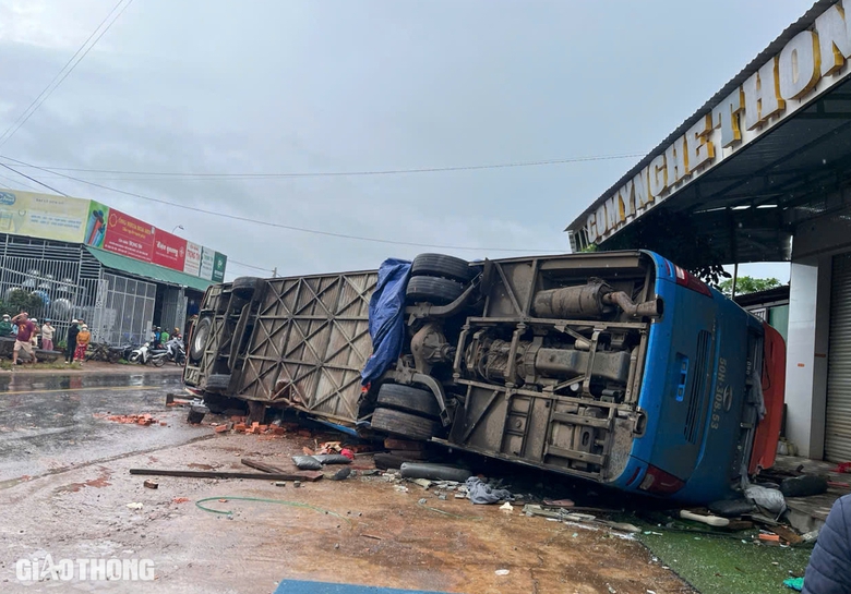 Danh t&iacute;nh 4 nạn nh&acirc;n tử vong trong vụ lật xe kh&aacute;ch ở Đắk Lắk- Ảnh 1.