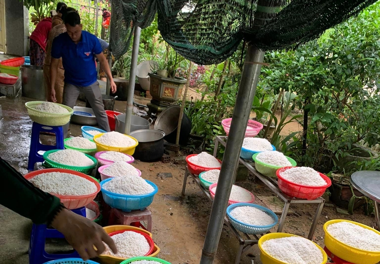 Người d&acirc;n miền n&uacute;i Quảng Ng&atilde;i g&oacute;i b&aacute;nh chưng, b&aacute;nh t&eacute;t gửi đồng b&agrave;o miền Bắc- Ảnh 6.