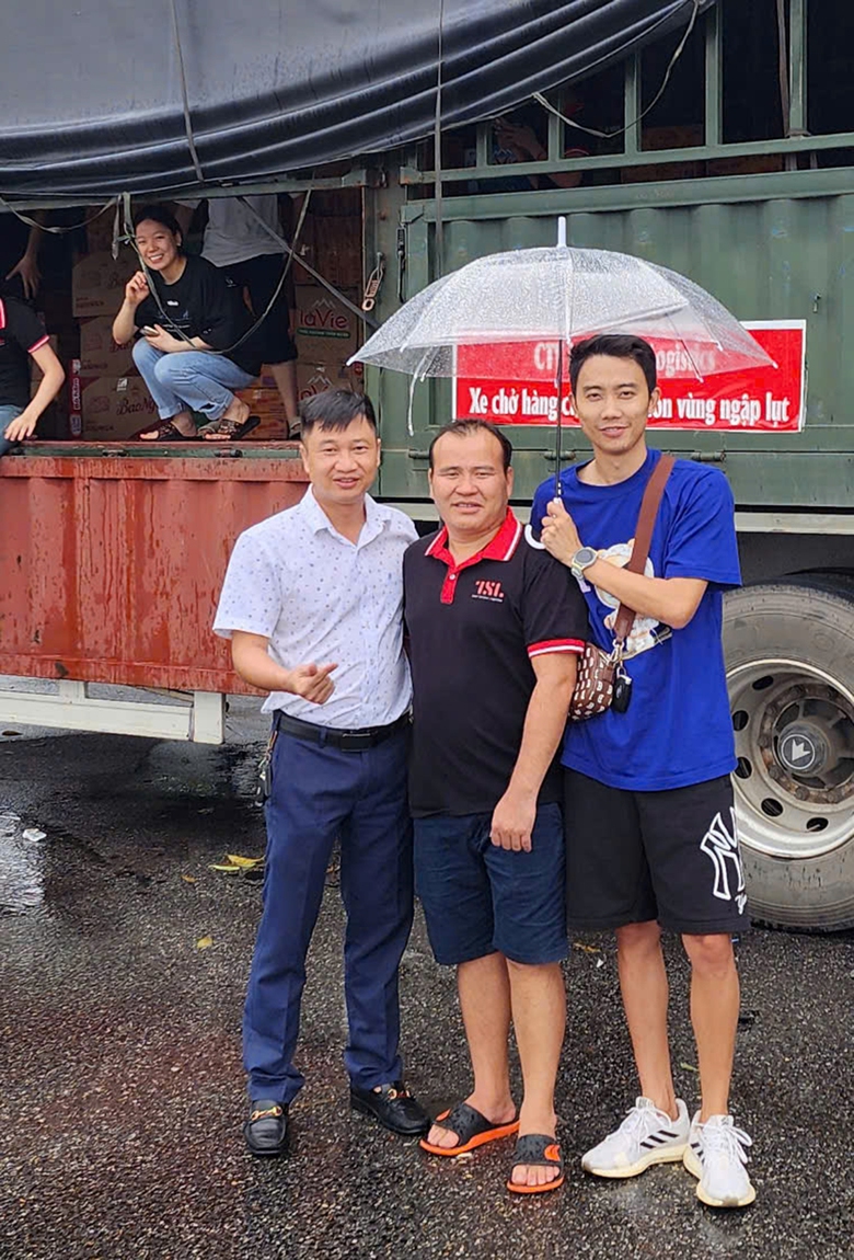 Mu&ocirc;n c&aacute;ch sẻ chia với đồng b&agrave;o v&ugrave;ng lũ- Ảnh 3.