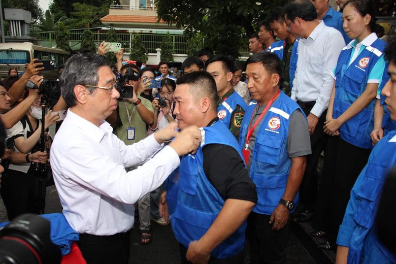 TP.HCM tất bật chuẩn bị nhu yếu phẩm hỗ trợ đồng b&agrave;o miền Bắc- Ảnh 3.